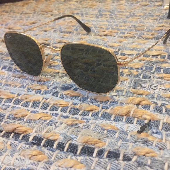 Hexagon-shaped ray-bans - Picture 2 of 3